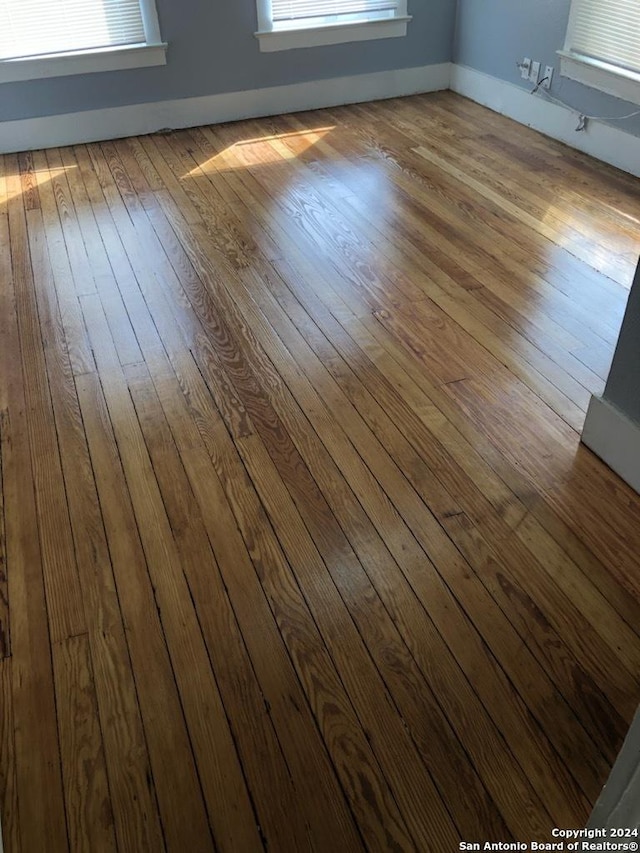 1633 W Woodlawn Ave, San Antonio, TX 78201 - detailed view of wood finished floors