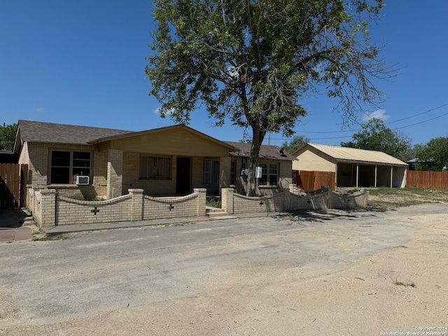 view of front of house