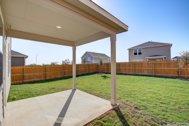 view of yard with a patio area