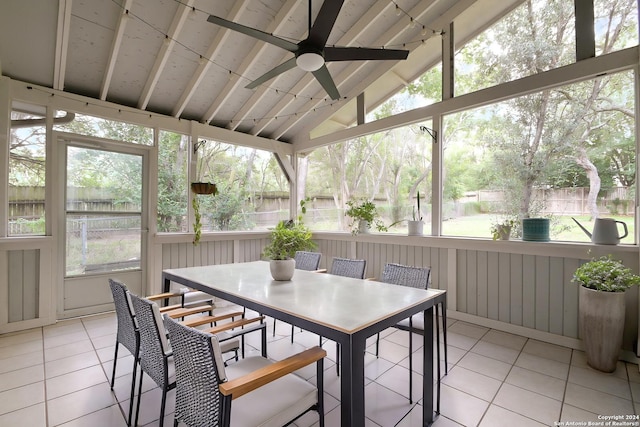 sunroom / solarium with vaulted ceiling and ceiling fan