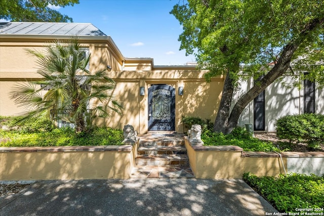 view of entrance to property