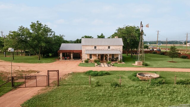 entrance to property featuring covered porch