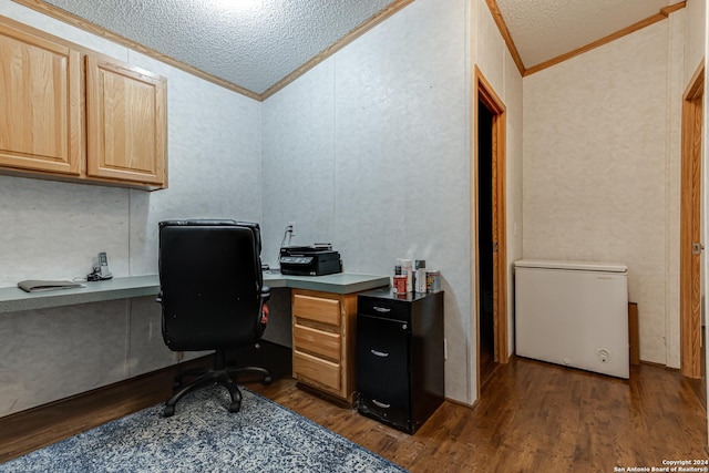 office area with crown molding, dark hardwood / wood-style floors, vaulted ceiling, and a textured ceiling