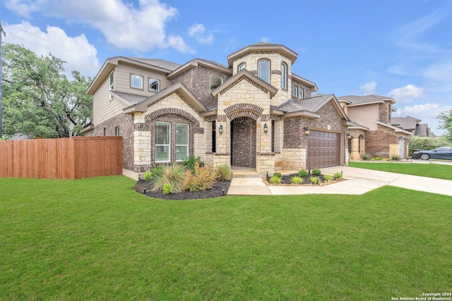 view of front facade featuring a front yard