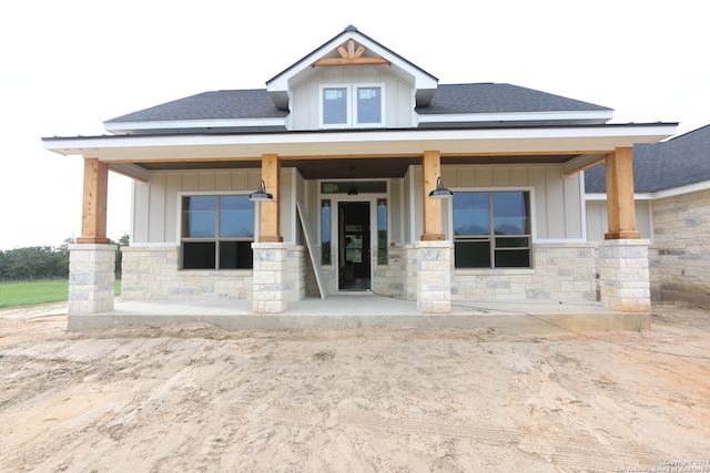 view of front facade with a porch