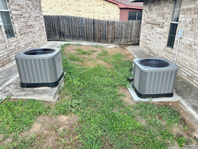 view of yard featuring cooling unit