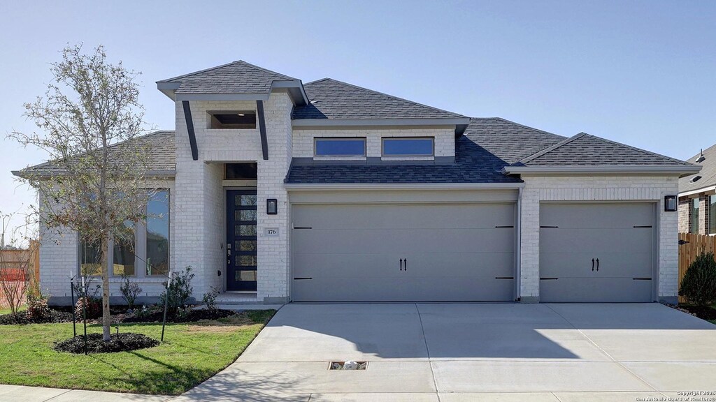 176 Post Oak, Castroville, TX 78009