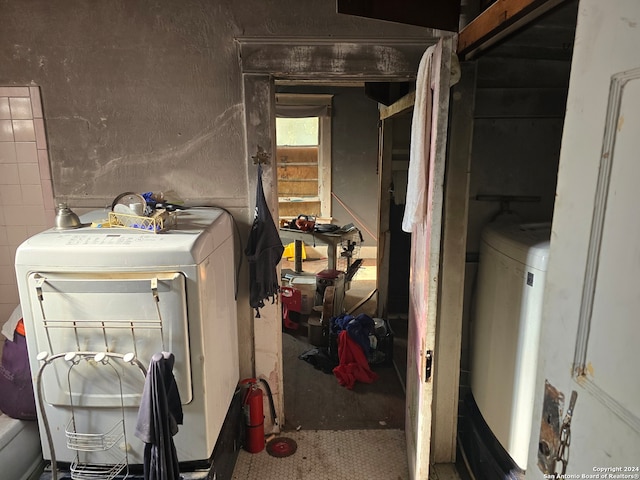 basement with washer / clothes dryer