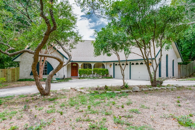 view of front facade featuring a garage