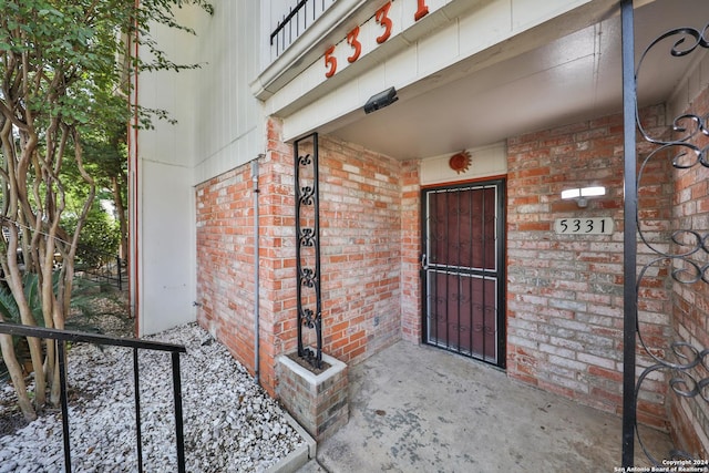 5331 Callaghan Rd, San Antonio, TX 78228 - view of property entrance