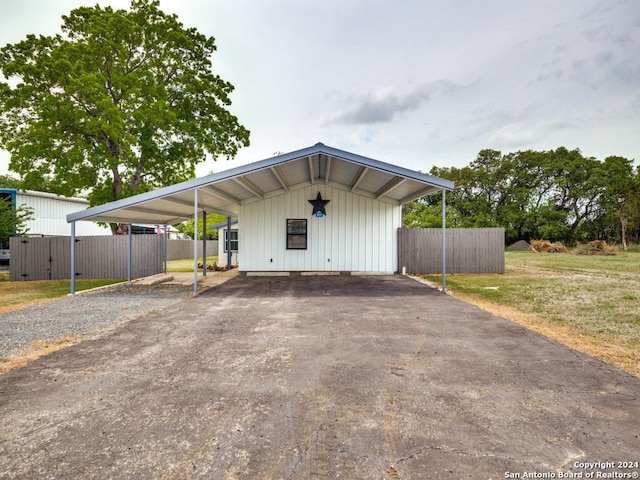 view of outdoor structure with a yard