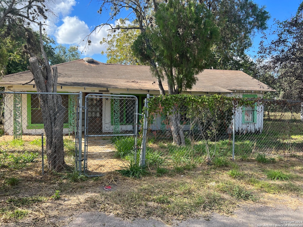 view of front of house