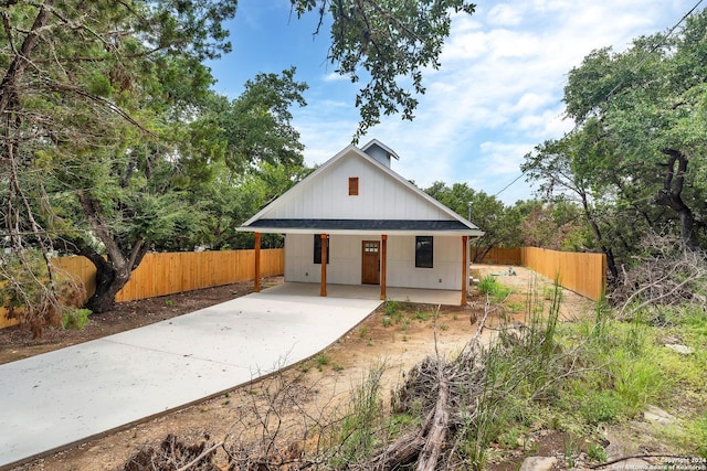 view of modern farmhouse