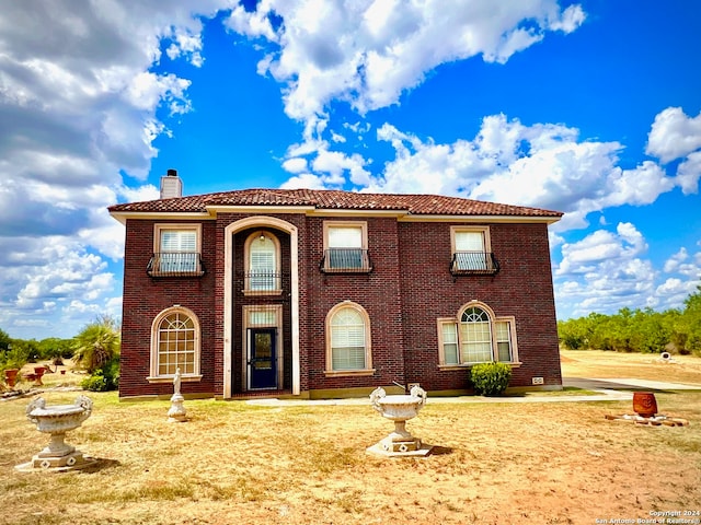 view of mediterranean / spanish-style home