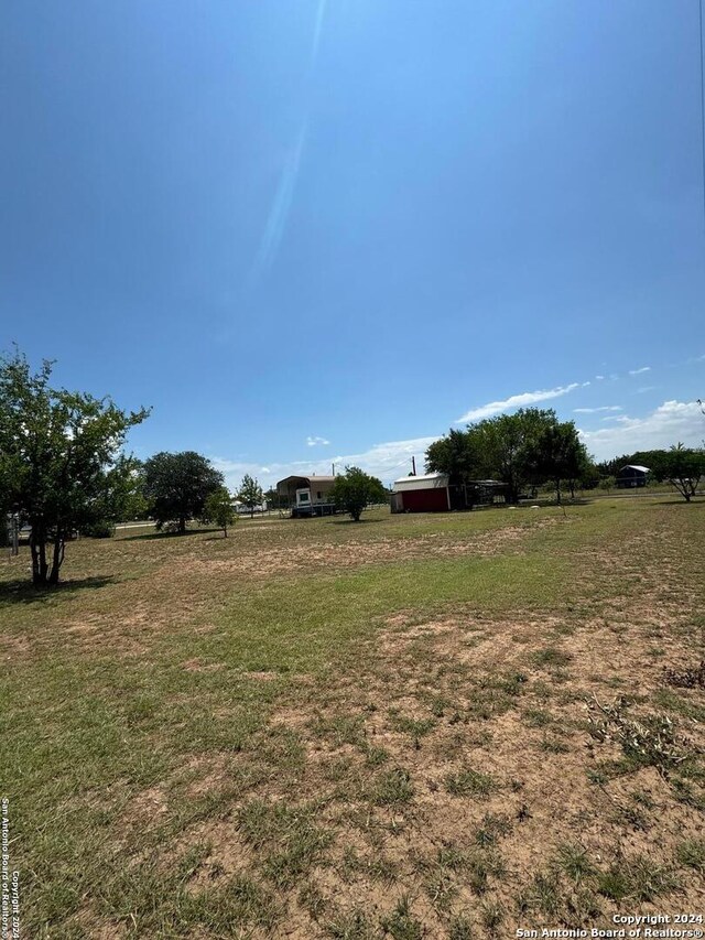 Listing photo 3 for 405 Siesta Dr, Bandera TX 78003