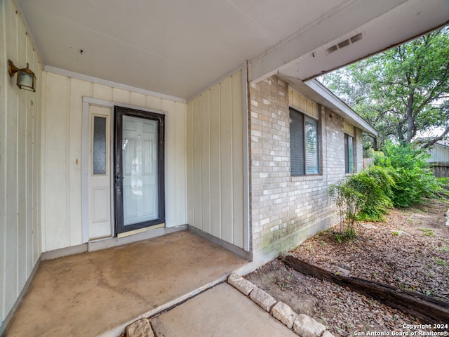 view of property entrance