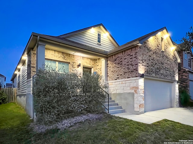 view of front facade featuring a garage