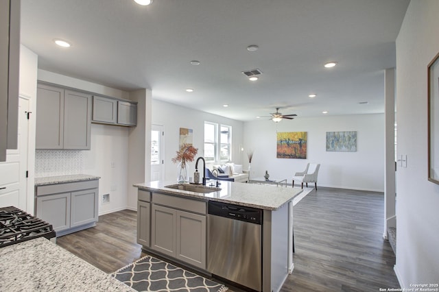 6934 Comanche Cave, San Antonio, TX 78233 - kitchen featuring a sink, visible vents, ceiling fan, gray cabinets, and dishwasher