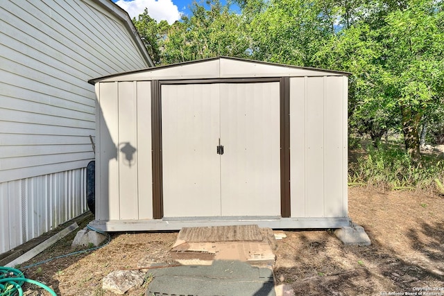 view of outbuilding