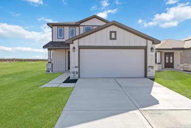 view of front facade featuring a garage and a front lawn