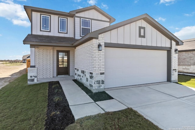 view of front facade with a garage