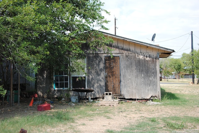 view of outdoor structure