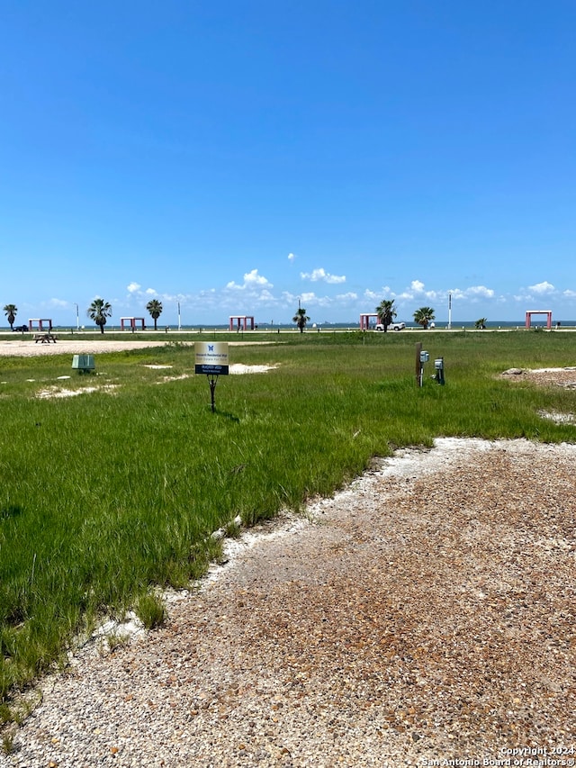 Listing photo 2 for 1045 N Ocean Dr, Port Lavaca TX 77979