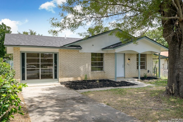 view of front of house