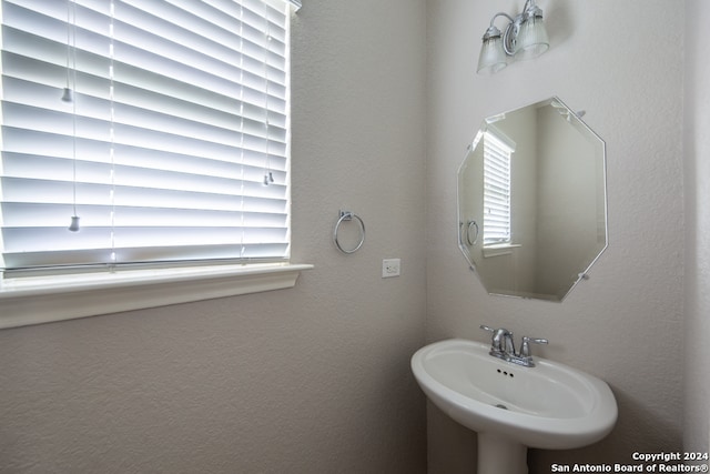 bathroom with sink