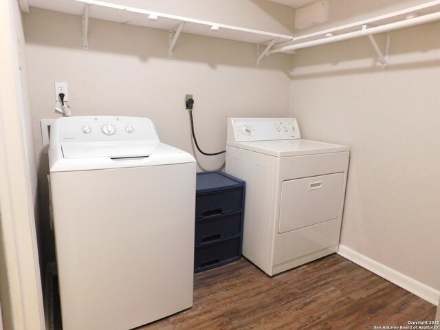 full bathroom featuring toilet, tiled shower / bath, vanity, and tile patterned floors