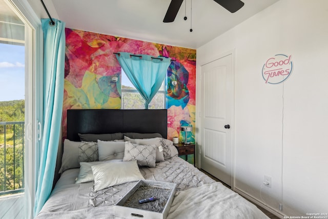 bedroom featuring ceiling fan