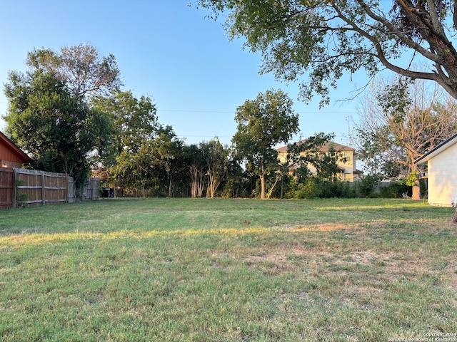 Listing photo 2 for 1159 Sycamore St, Seguin TX 78155