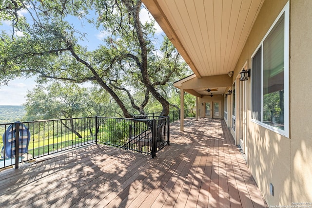 deck with ceiling fan