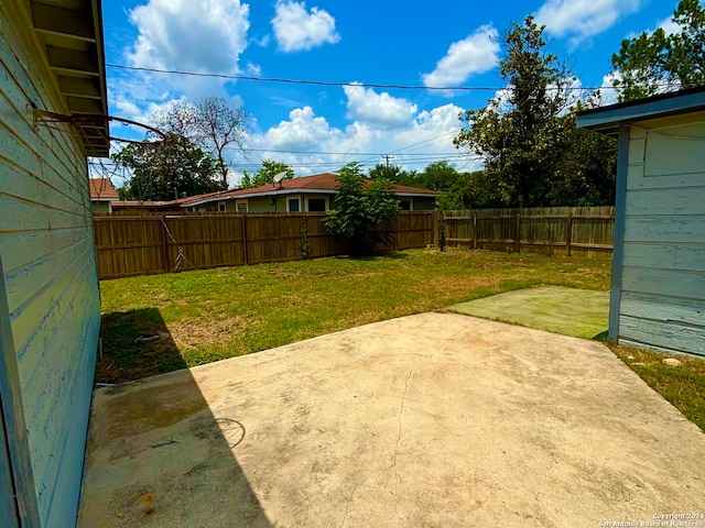 view of yard with a patio