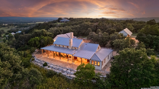 view of aerial view at dusk