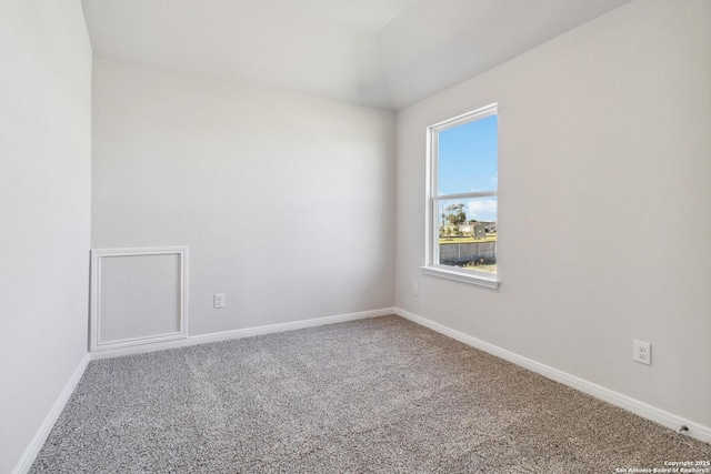 spare room with carpet flooring