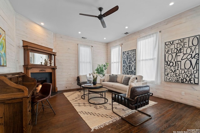 215 Beauregard, San Antonio, TX 78204 - living area featuring a fireplace, hardwood / wood-style floors, a ceiling fan, recessed lighting, and visible vents