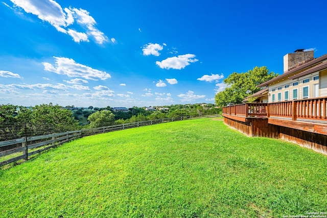 view of yard featuring a rural view