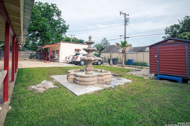 view of yard featuring a shed