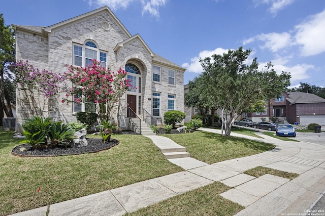 view of front of property with a front yard