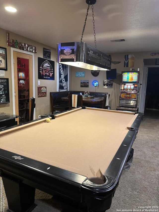 rec room featuring carpet floors, billiards, and visible vents