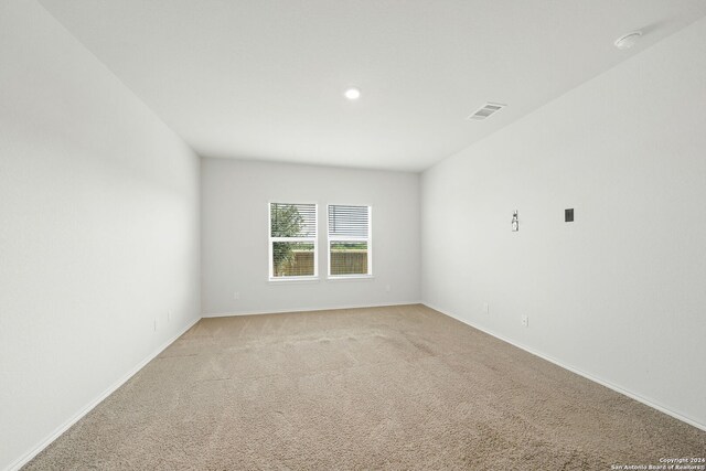 view of carpeted spare room