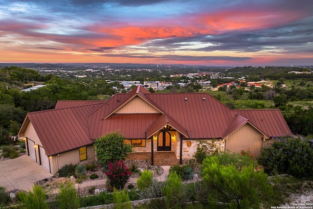 view of aerial view at dusk