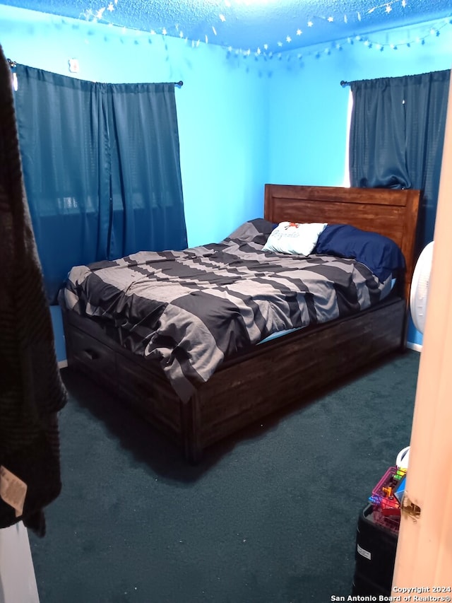 bedroom featuring carpet floors