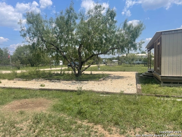 Listing photo 2 for 334 Paloma Dr, Bandera TX 78003