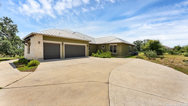 view of front facade with a garage