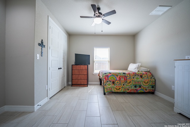 bedroom with ceiling fan