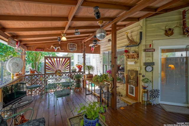 deck with ceiling fan