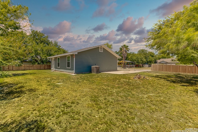 view of yard with a patio area