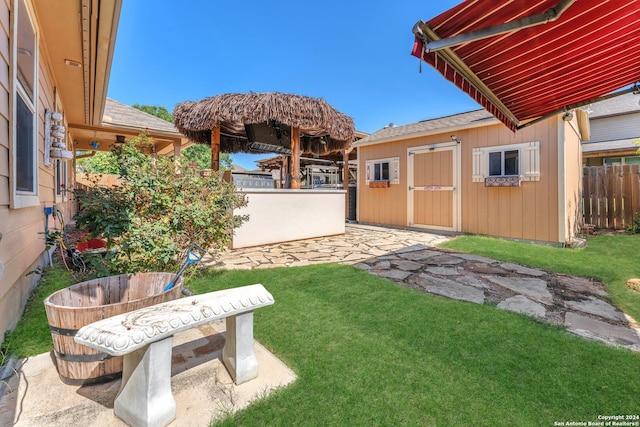 view of yard with a patio